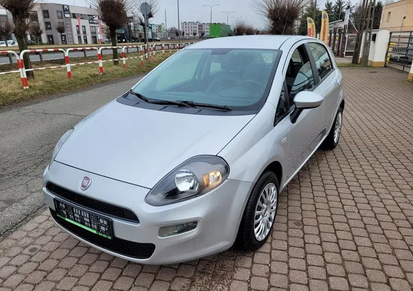 samochody osobowe Fiat Punto cena 17900 przebieg: 160000, rok produkcji 2012 z Gniezno